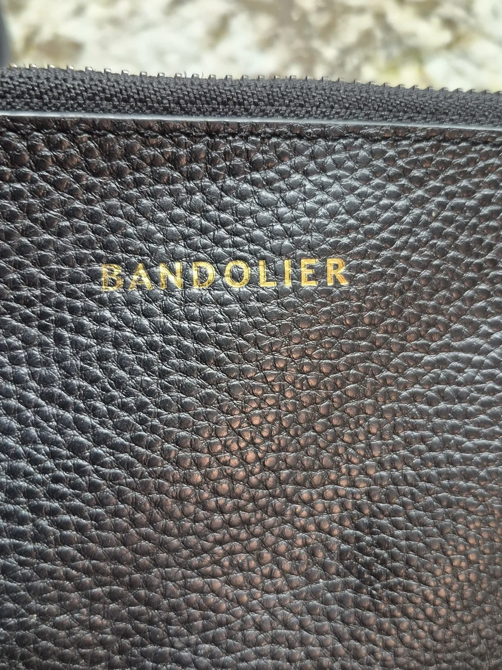 Bandolier compact pebbled
